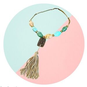 NECKLACE AQUA TASSEL COLLAR BONE